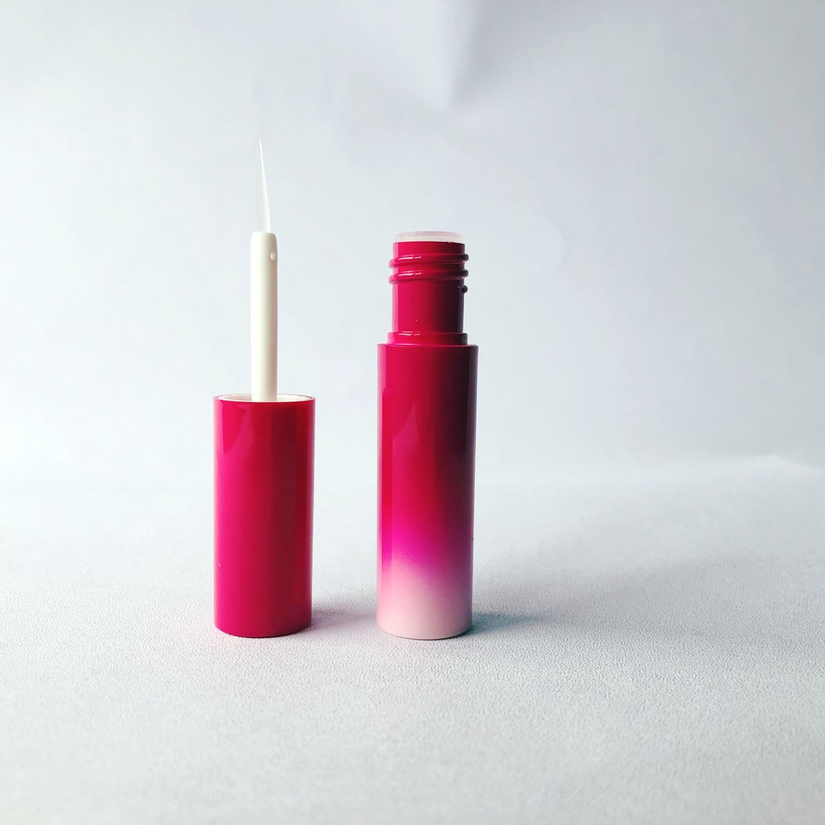 Eyeliner & Serum Tubes model YXG09402