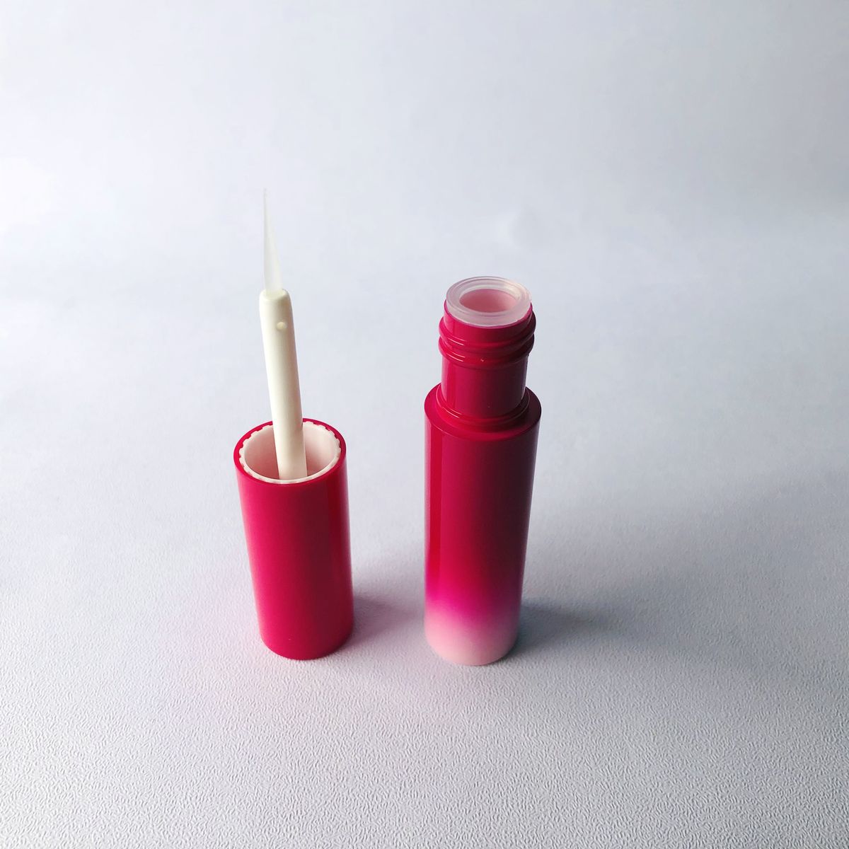 Eyeliner & Serum Tubes model YXG09403