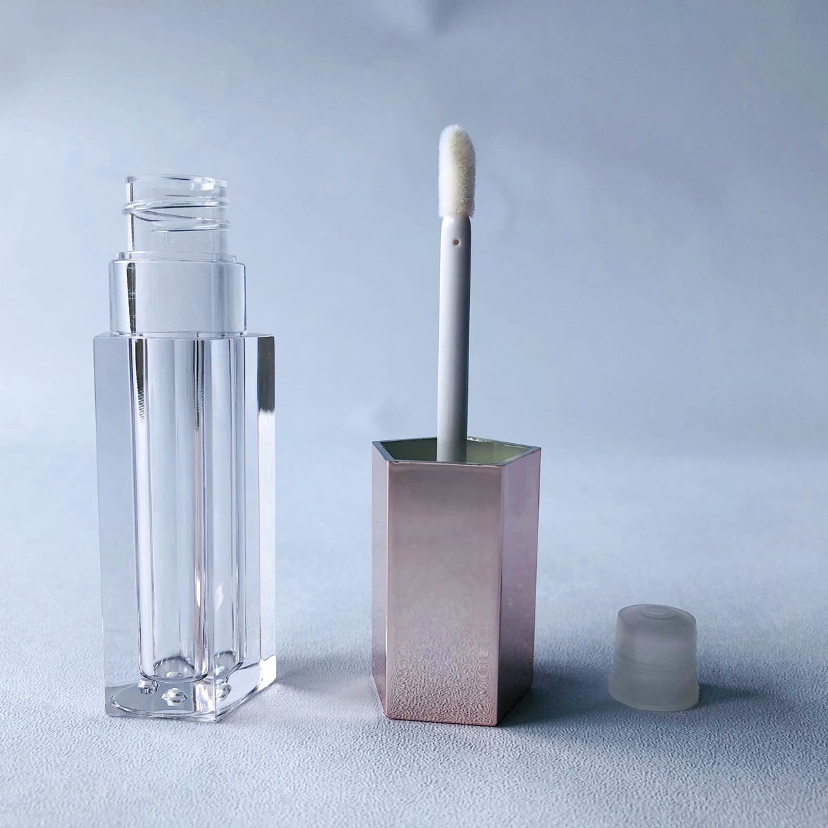 Lip Gloss Tubes model 2402