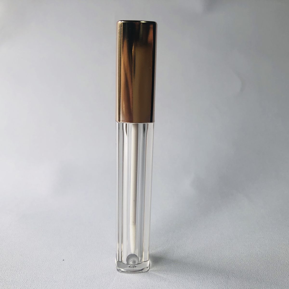 Lip Gloss Tubes model 703